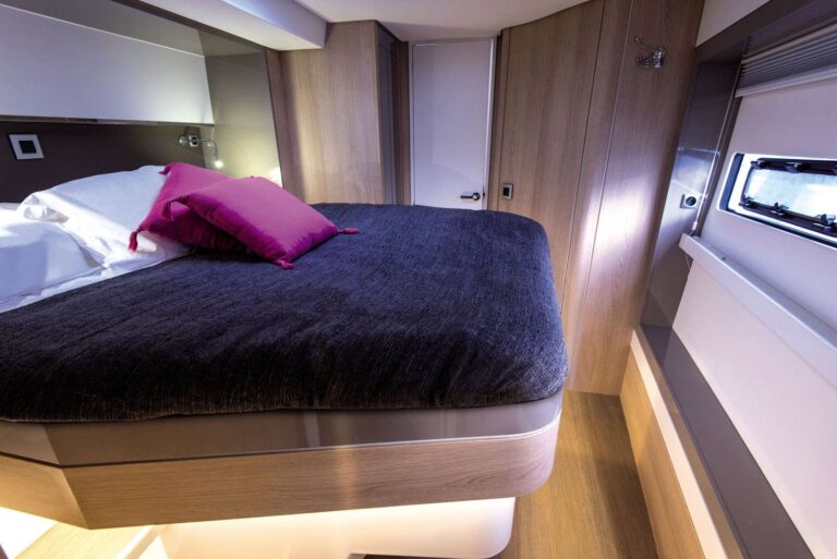 Additional double cabin