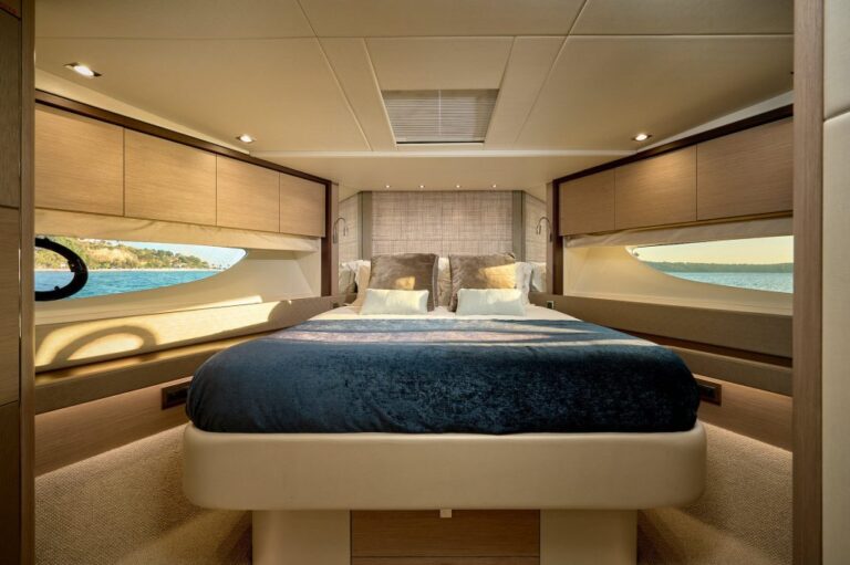 Bow guest suite