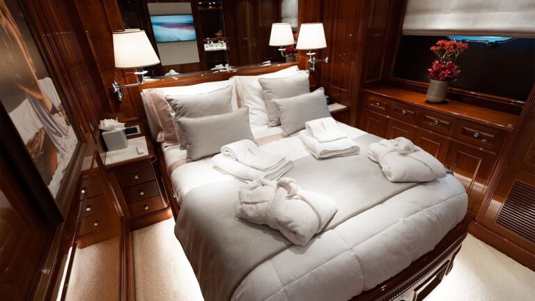 Double cabin