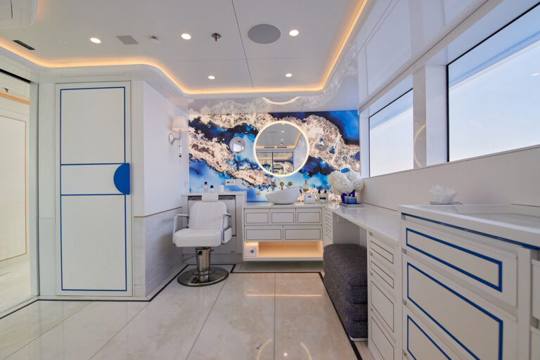 Owners ensuite with salon