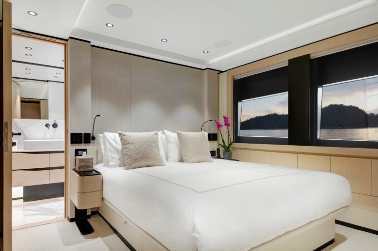 Spacious double cabin