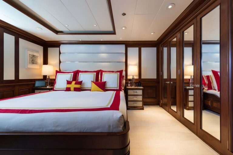 Guest double cabin