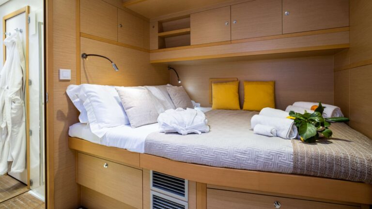Double cabin
