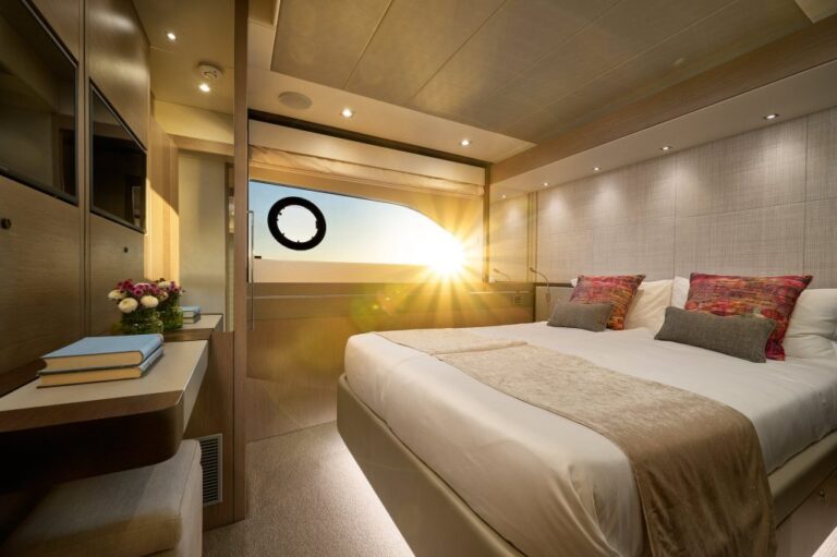 Luxury guest suite