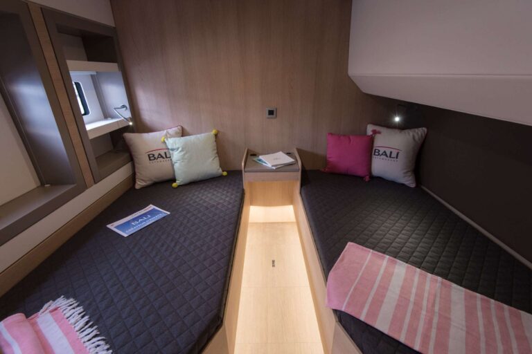 Twin cabin