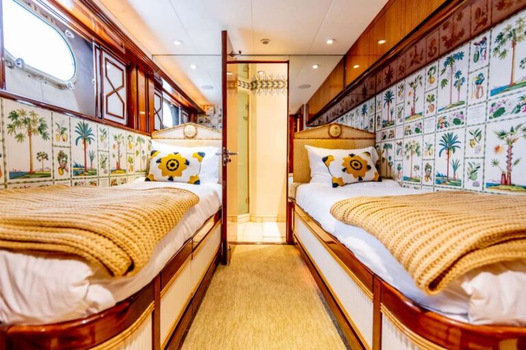 Twin cabin