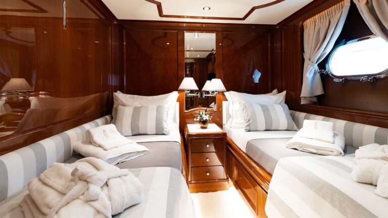 Twin cabin