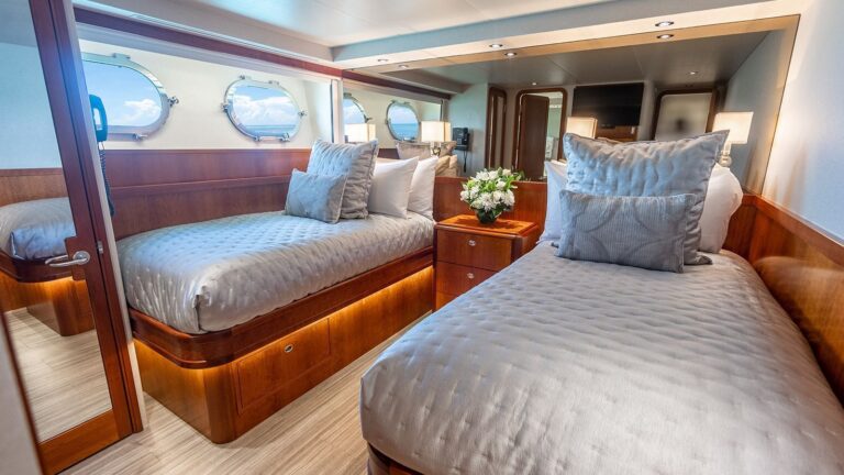 Twin suite