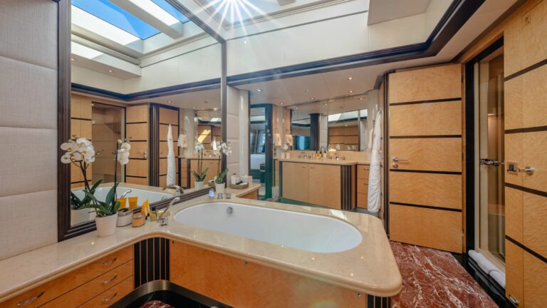 Main Suite Ensuite