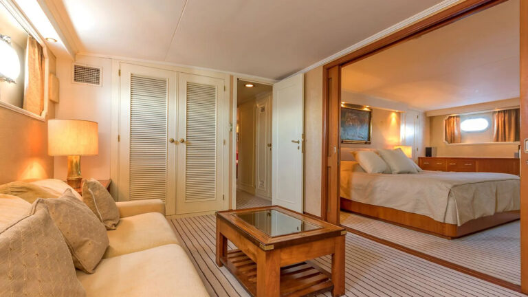 Master Suite Salon