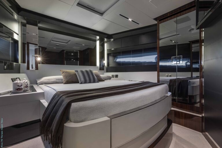 VIP Suite (sistership)