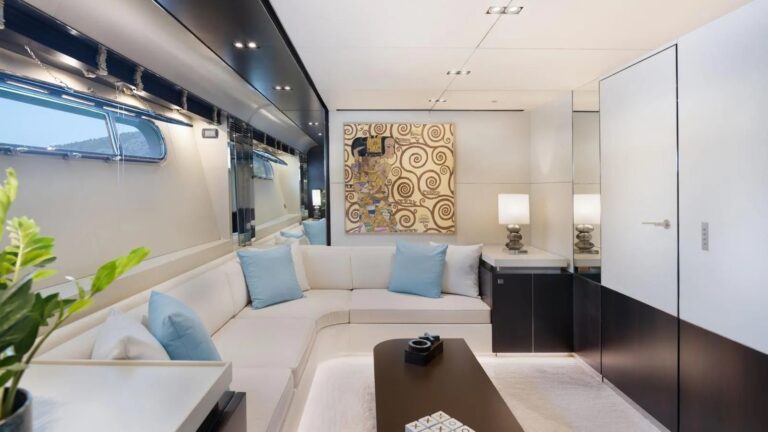 Master Suite Salon