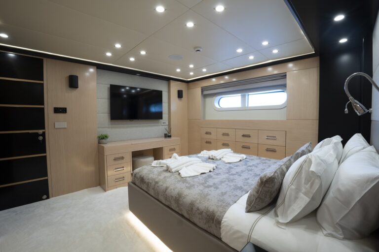 Starboard Side Double Guest Suite