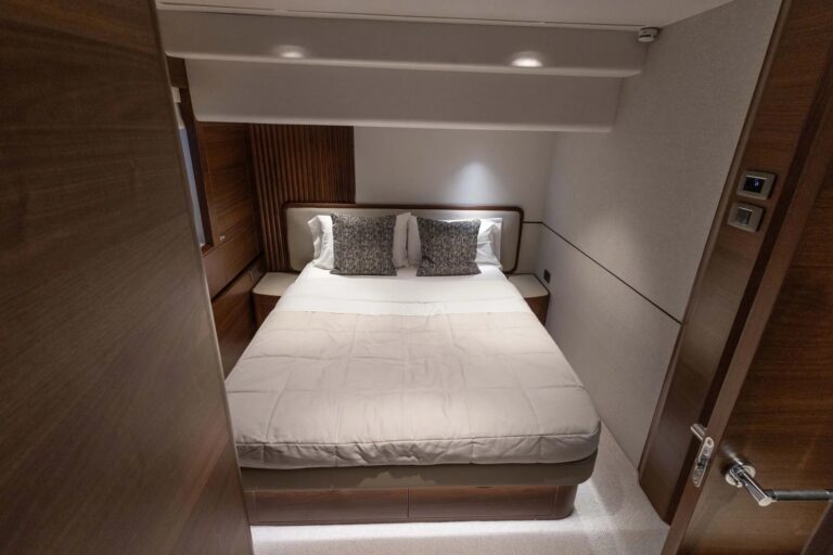 Lower Deck Double
