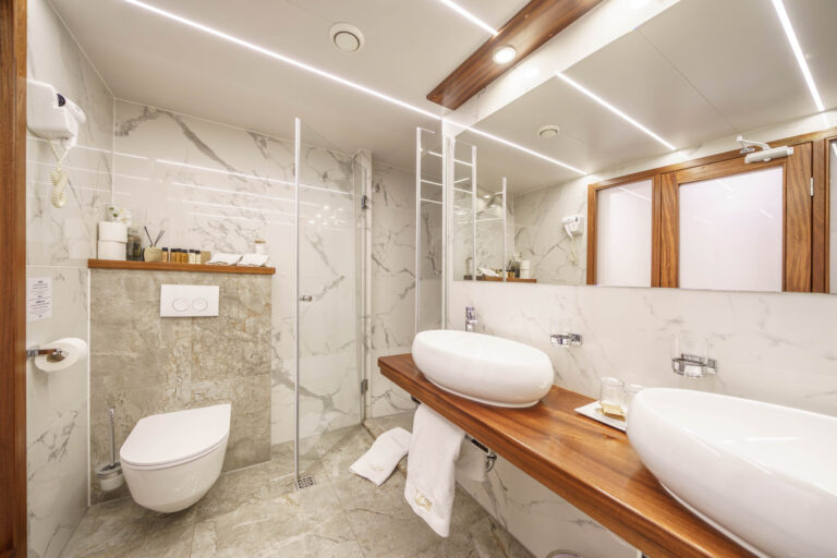 SON DE MAR - Ensuite Bathroom