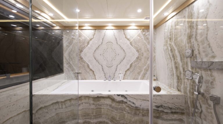 Upper Deck Master Ensuite