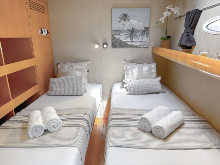 Twin Cabin