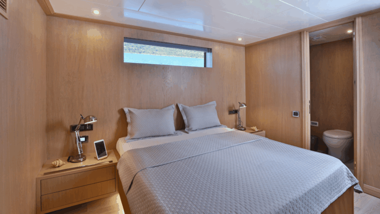 Lower Deck Double
