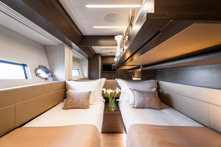 Starboard Twin Suite - With Additional Pullman Bunk