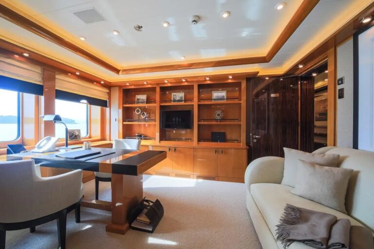 VIP Suite Office