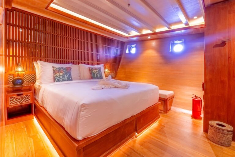 Lower Deck Double Suite