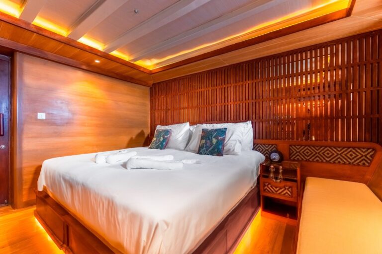 Lower Deck Double Suite