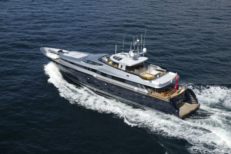 The 40m Yacht AD LIB