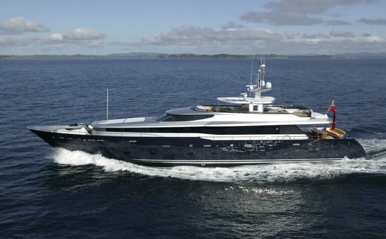 The 40m Yacht AD LIB