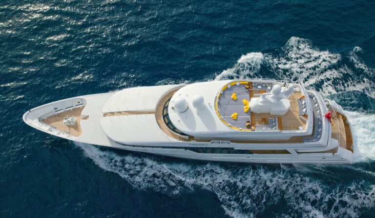 The 40m Yacht BE MINE