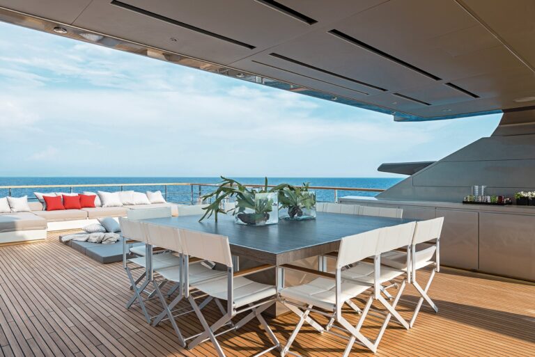 Alfresco dining