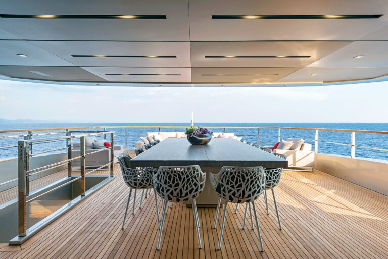 Alfresco dining