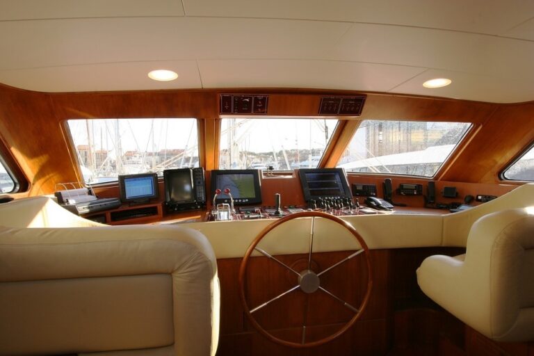 The 40m Yacht CLAN VI