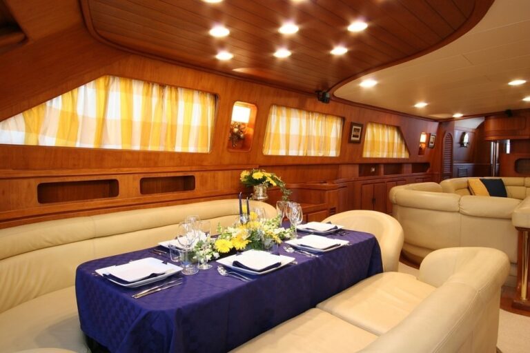 The 40m Yacht CLAN VI