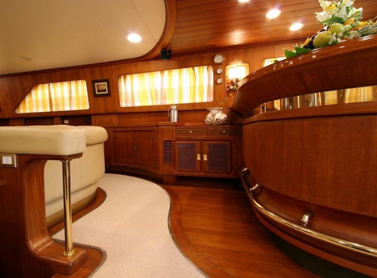 The 40m Yacht CLAN VI