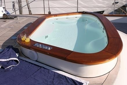 Life On Yacht CLAN VI