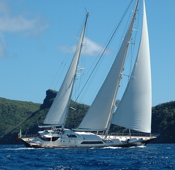 The 40m Yacht CLAN VI