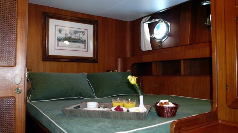 The 40m Yacht CLAN VI