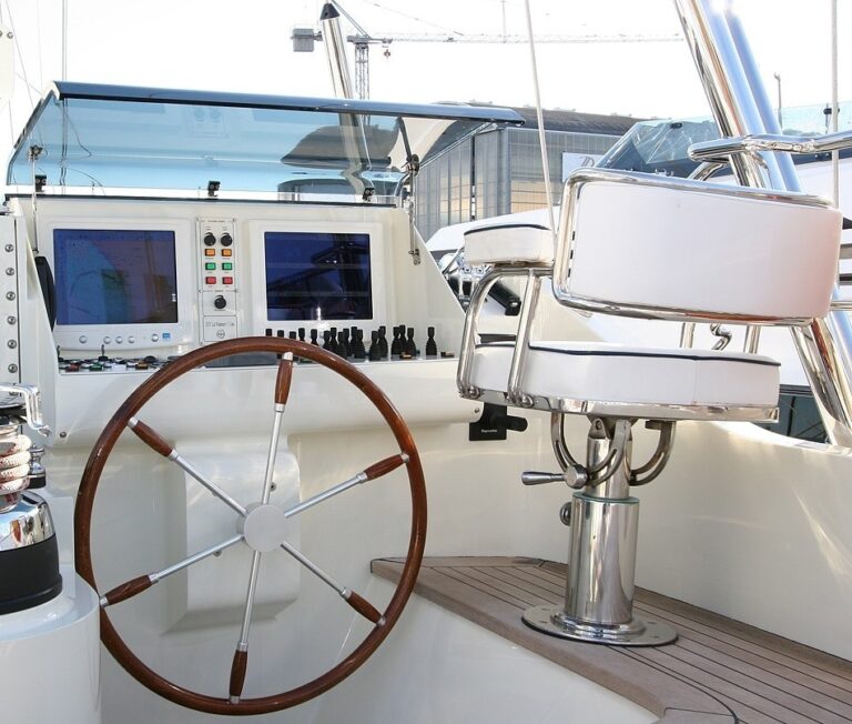 The 40m Yacht CLAN VI