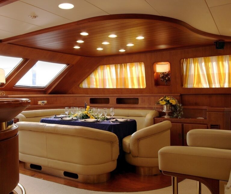 The 40m Yacht CLAN VI