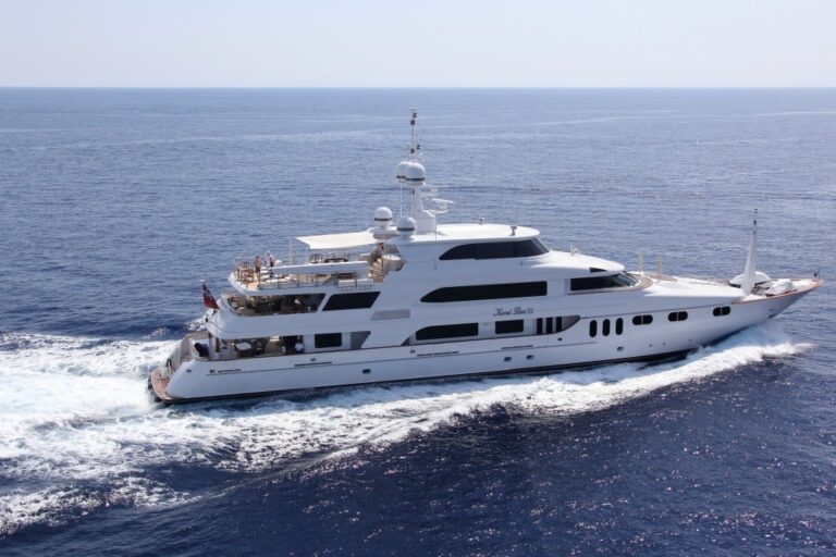 The 40m Yacht KERI LEE III
