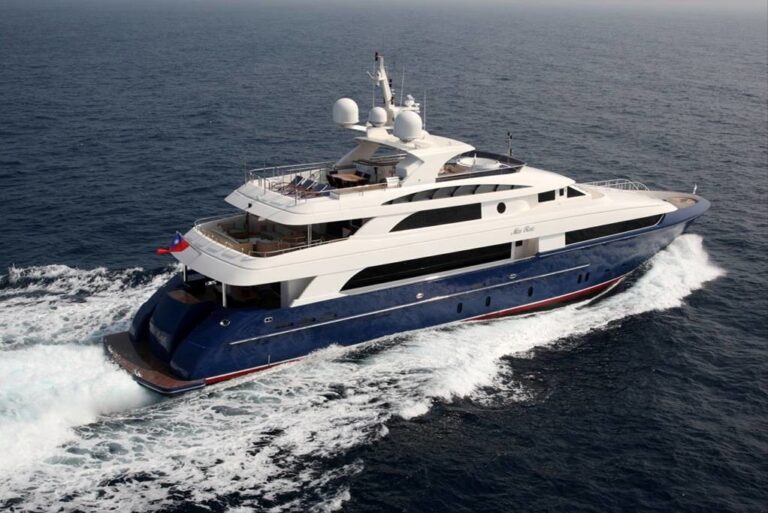 Cruising Aboard Yacht LADY LEILA