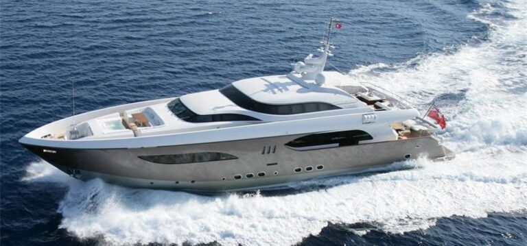 The 40m Yacht NAMASTE 8