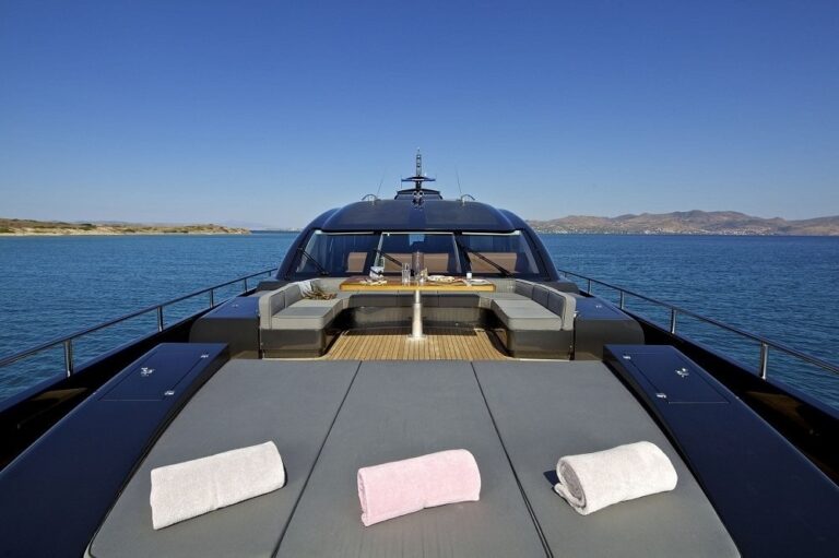 Sunbeds: Yacht O'PATI's Fore Deck Image