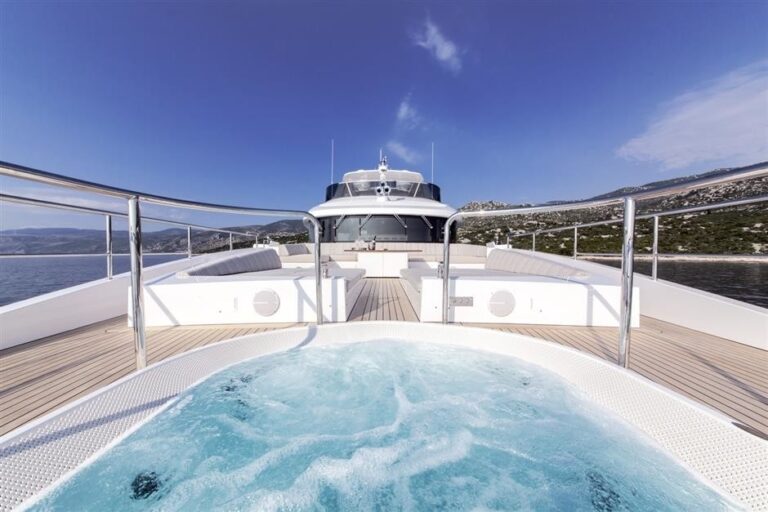 The 40m Yacht ORYX