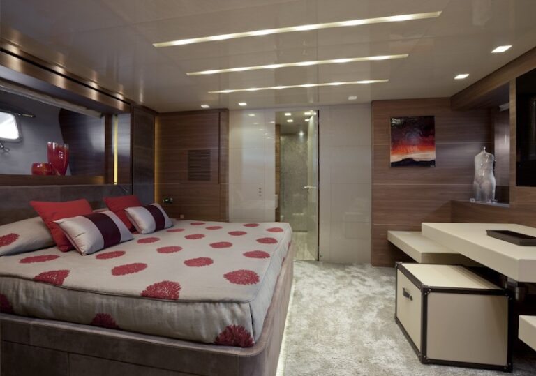 VIP Stateroom On Yacht SCORPION 2