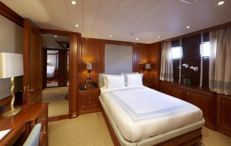 The 40m Yacht SEAFLOWER