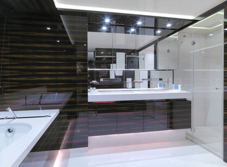 Main Master Bath On Board Yacht SIERRA ROMEO