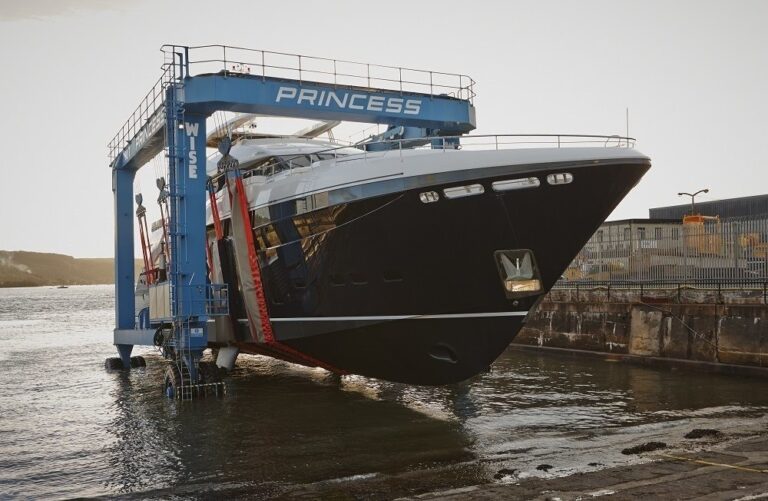The 40m Yacht SOLARIS
