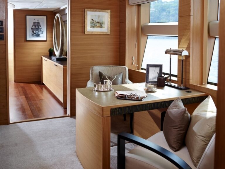 The 40m Yacht SOLARIS