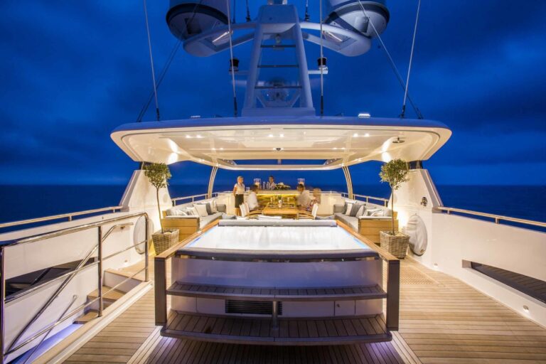 Life On Yacht SOLARIS